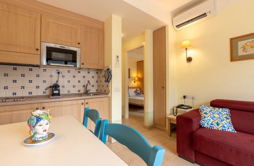 Mazzaforno Apartment | Cefalù Seaside Pool Villa with Shared Pool, Wi-Fi and Air Conditioning