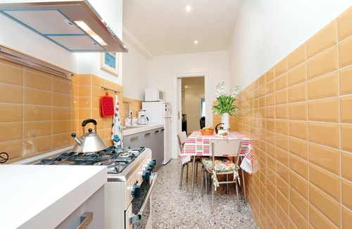 San Giovanni Apartment | Central apartment in Rome up to 5 people near Colosseo 100 mt the Metro stop