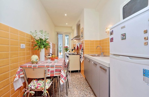 San Giovanni Apartment | Central apartment in Rome up to 5 people near Colosseo 100 mt the Metro stop