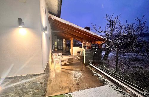 Maletto Ski Chalet | Chalet Grotta Monte Etna