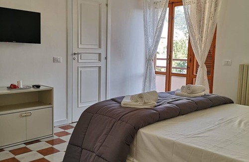 Paola Bed & Breakfast | Chambres et Terrasses Panoramiques. Mer et Soleil de Calabre Chez "Il Porticato"