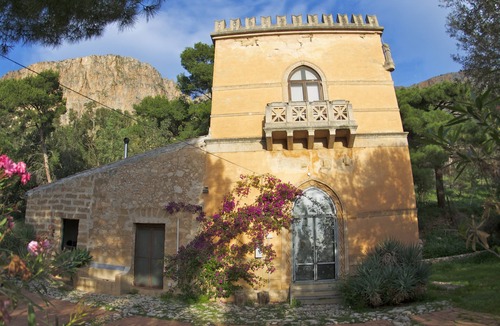 Terrasini Villa | Charming art nouveau villa with stunning views over the Gulf of Castellammare