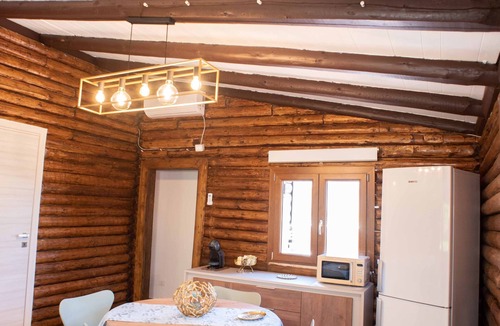 Isola delle Femmine Ski Chalet | Charming Chalet a few steps from the sea, with hot tub and garden