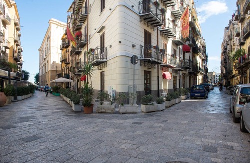 Castellammare Vucciria Apartment | Charming Cassaro apartment with private terrace