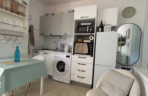 Scalea Apartment | Charming Ground Floor Apartment in Scalea with Balcony