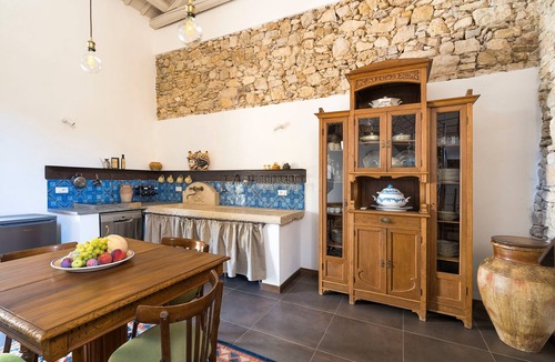 Buseto Palizzolo Apartment | Charming house with shared pool - Don Carlo