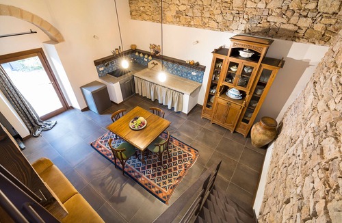 Buseto Palizzolo Apartment | Charming house with shared pool - Don Carlo