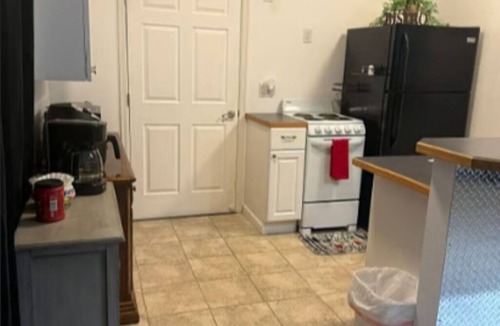Murphys Corner Apartment | Charming studio in Everett perfect for a relaxing getaway