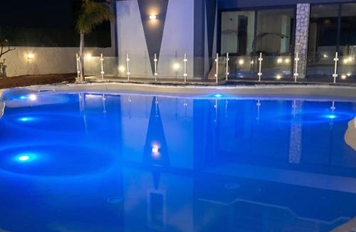 Fontane Bianche Villa | Charming Villa in Fontane Bianche with Private Pool