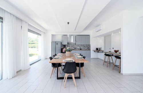 Santa Venerina Villa | Charming villa with 3 bedrooms and WiFi, AC in delightful Sicilia