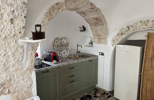 San Michele Salentino Cottage | Chateaux des Trulli " Angelica's Suite "