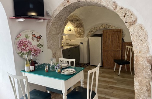 San Michele Salentino Cottage | Chateaux des Trulli " Angelica's Suite "