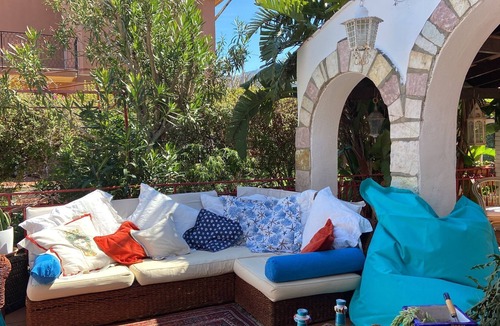 Carini Villa | CHEZ SILVIA 3 BEDROOMS 2 BATHROOMS FAMILY VILLA