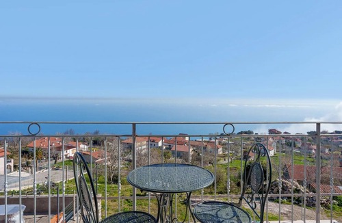 San Lazzaro Apartment | Cielo Room with Private Balcony, Sea View, Wi-Fi and Air Conditioning
