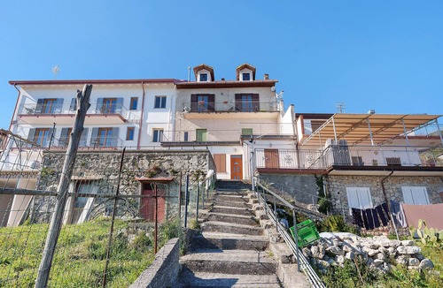 San Lazzaro Apartment | Cielo Room with Private Balcony, Sea View, Wi-Fi and Air Conditioning