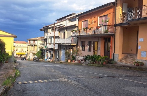 Zungri Apartment | City of Stone