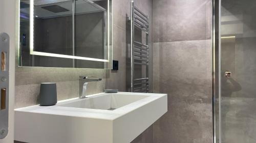 Trecastagni House | Coco Noir Luxury Villa