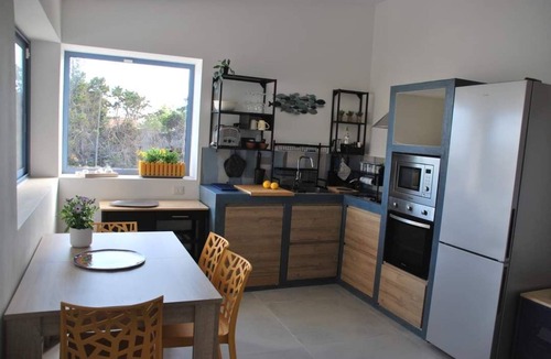 San Lorenzo Apartment | Comfortable apartment in villa, 500mt from the beach.