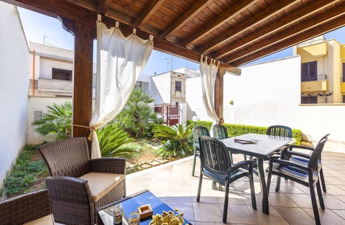 Porto Cesareo Villa | Comfortable villa a few meters from the sea of ​Porto Cesareo with garden, equipped veranda and BBQ