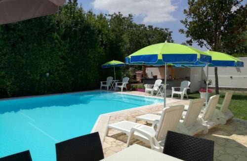 Ragusa Villa | Comfortable Villa in Ragusa with Pool