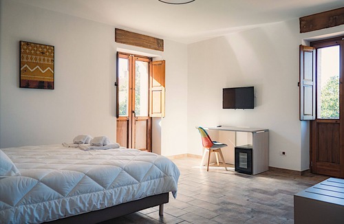 Longobardi Bed & Breakfast | Completely Renovated Seaside Villa B&B