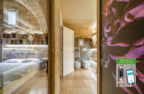 Centro Storico Bed & Breakfast | Corte Dei Granai Meeting&SPA Raro Rooms