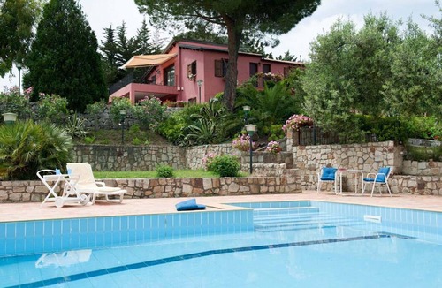 Collesano Villa | Cosy apartment in villa with WIFI, A/C, pool, TV, terrace and panoramic view, close to Cefalù