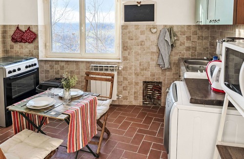 Montoro Apartment | Cosy apartment for 4 people with WIFI, A/C, TV, patio and pets allowed