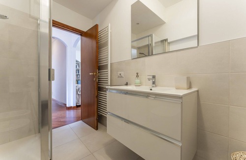 Bogliasco Apartment | Cosy apartment for 5 people with A/C, WIFI, TV, terrace and parking, close to Genoa