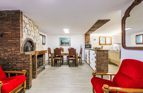 Marina di Cecina Apartment | Cosy apartment for 8 people with WIFI, A/C, TV, balcony and pets allowed