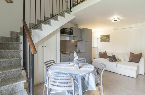 Latte Apartment | Cosy apartment for 4 guests with WIFI, pool, TV and balcony