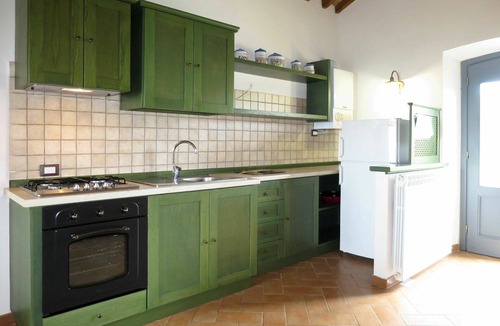 Bolsena House | Cosy apartment in villa for 4 people with pool, TV, patio and pets allowed