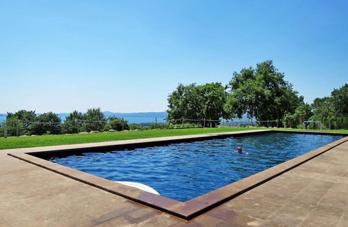Bolsena House | Cosy apartment in villa for 4 people with pool, TV, patio and pets allowed
