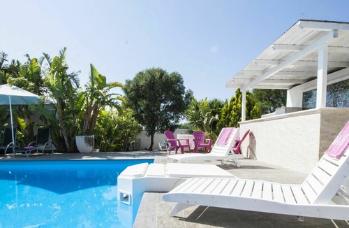 Pizzo Villa | Cosy apartment in villa for 8 people with WIFI, pool, A/C, TV, patio and pets allowed