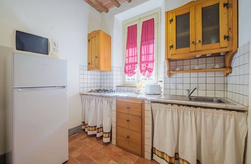 San Michele di Moriano Villa | Cosy apartment in villa for 2 people with A/C, WIFI, pool, TV and terrace