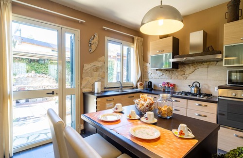 Piedimonte Etneo House | Cottage 'Etna Ranch' with Wi-Fi, Garden & Air Conditioning