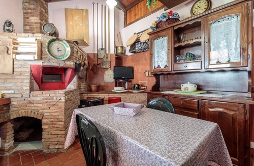 Piedimonte Etneo House | Cottage with hot tub