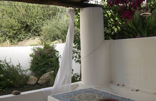 Panarea Apartment | Cottage with large garden in the center of Panarea