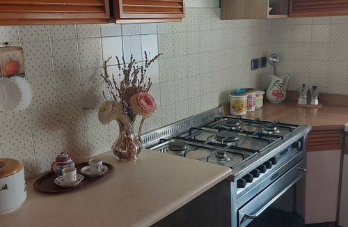 Cava de' Tirreni Apartment | Cozy abode in verdant area 3km from the Amalfi Coast