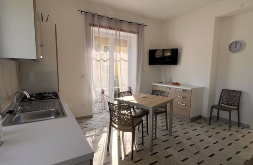Fuscaldo Apartment | Cozy and modern apartment a stone's throw from the sea