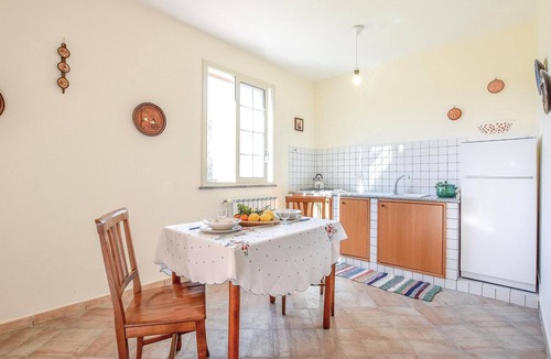 San Nicola l'Arena Apartment | Cozy apartment in San Nicola L'Arena with WiFi