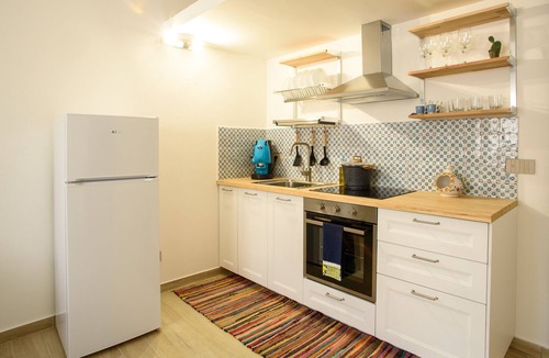 Corso dei Mille - Sant'Erasmo Apartment | Cozy Apartment at the Central Station - a 100 mt from the Station