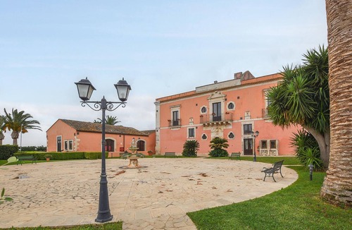 Maeggio Apartment | Cozy apartment in Siracusa with WiFi