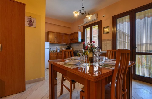 Trappeto Apartment | Cozy apartment in Trappeto with WiFi