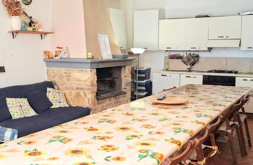 Serre di Rapolano Apartment | Cozy Apartment in a Traditional Tuscan Stone Farmhouse