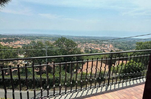 Zafferana Etnea Villa | Cozy apartment in villa located a few kilometers from Etna volcano.