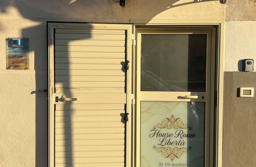 Reggio Calabria House | Cozy room, 5 minutes from downtown. So many services at your fingertips.