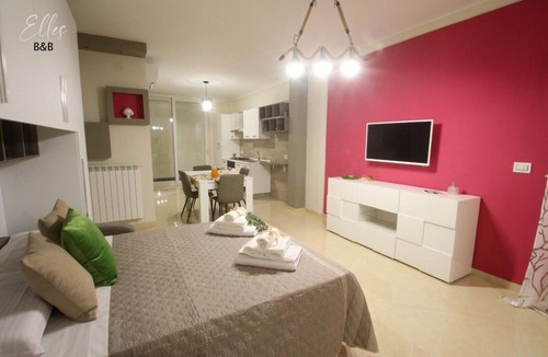 Barletta Bed & Breakfast | Cozy room in urban center with indoor parking