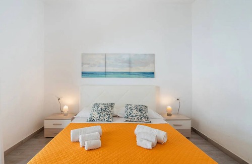 Noto Marina Bed & Breakfast | Cozy sea view rooms with private beach and jacuzzi