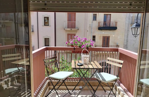 Salemi Apartment | D&P Suites 2 Salemi